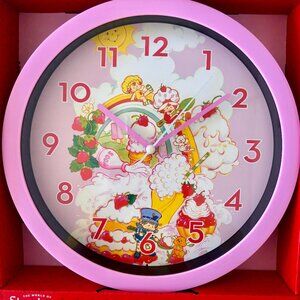 Strawberry Shortcake Wall Clock New in Box Analog Vintage Style